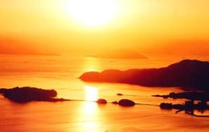 夕日に照らされた美しいエンジェルロード
